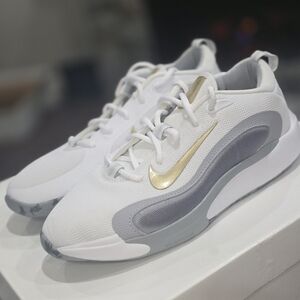 Nike IsoFlyWhite Cool Grey Wolf Grey Metallic Gold Star